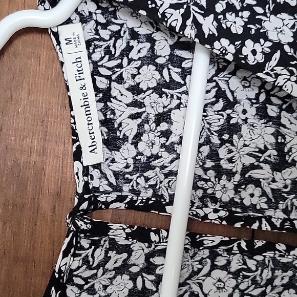 Abercrombie & Fitch Dress with Pockets Size Medium - Picture 2 of 8